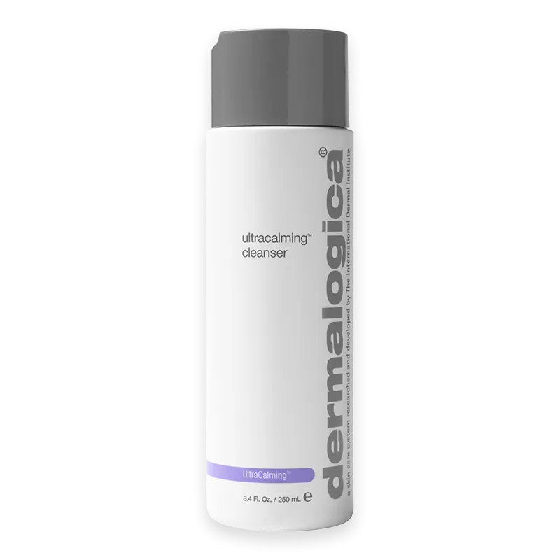 Dermalogica UltraCalming Cleanser 250ml Flasche, weiß mit grauem Deckel und lila Akzent.